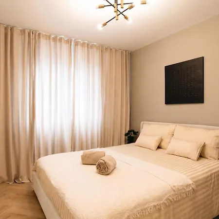 Monceau, T3 Moderne Climatise Daire *